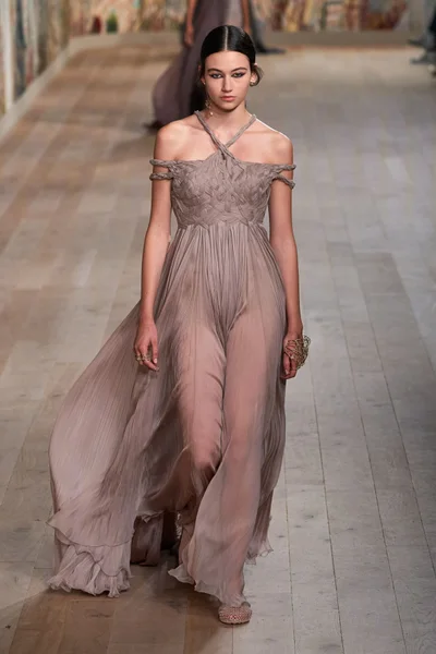 Look 69